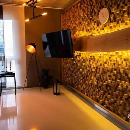 The Wooden Shades - Pleasure Place For Couples *